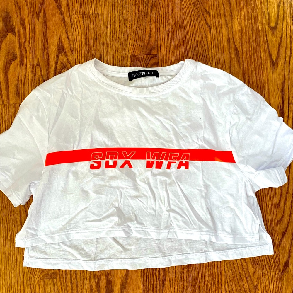 White Fox x Sarah’s Day White Cropped Tee